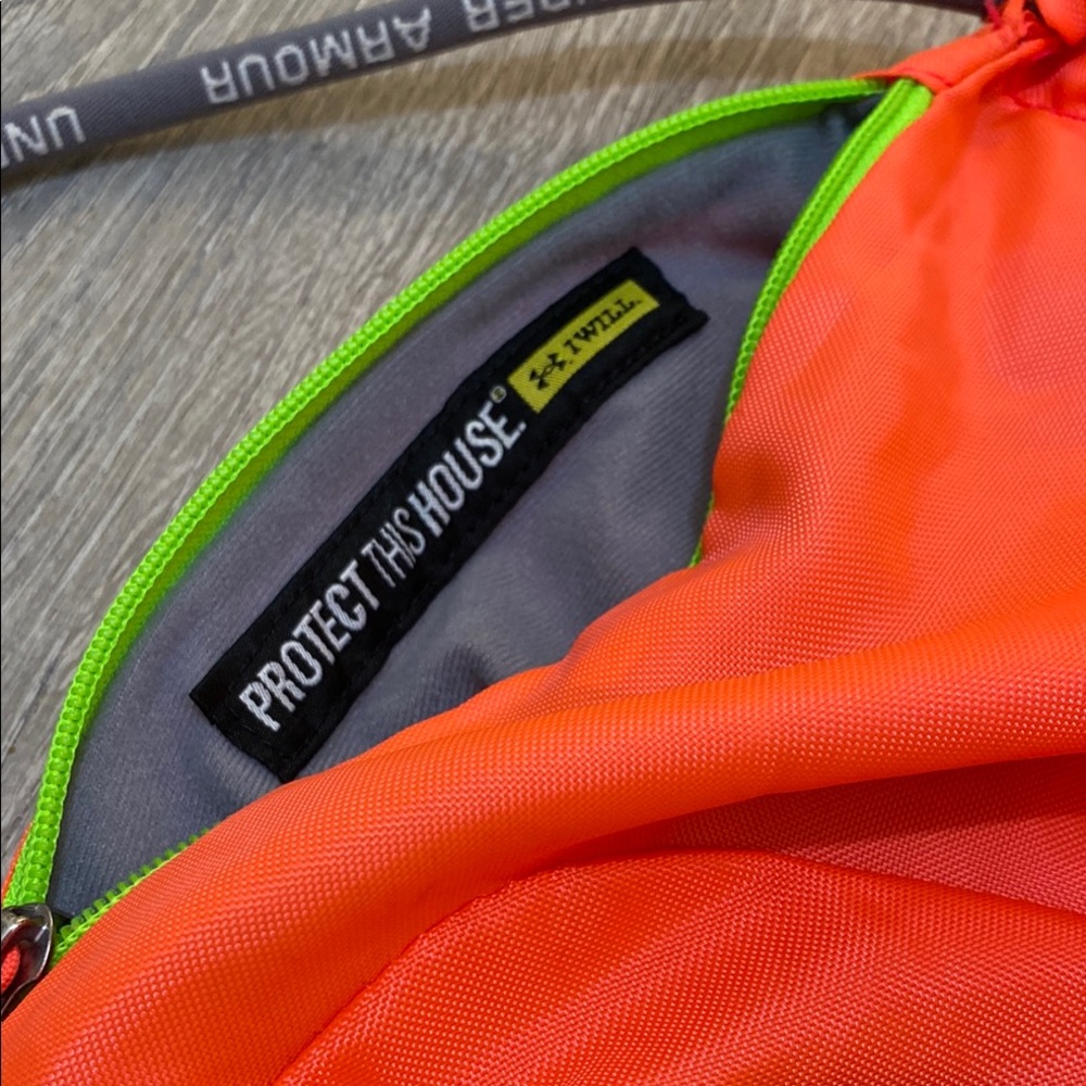 Under Armour • Drawstring Bag - Picture 6 of 13